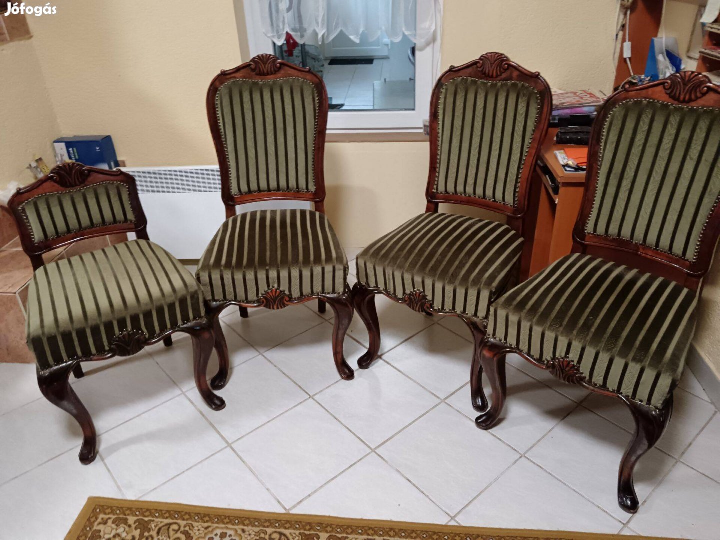 Eladó antik székek