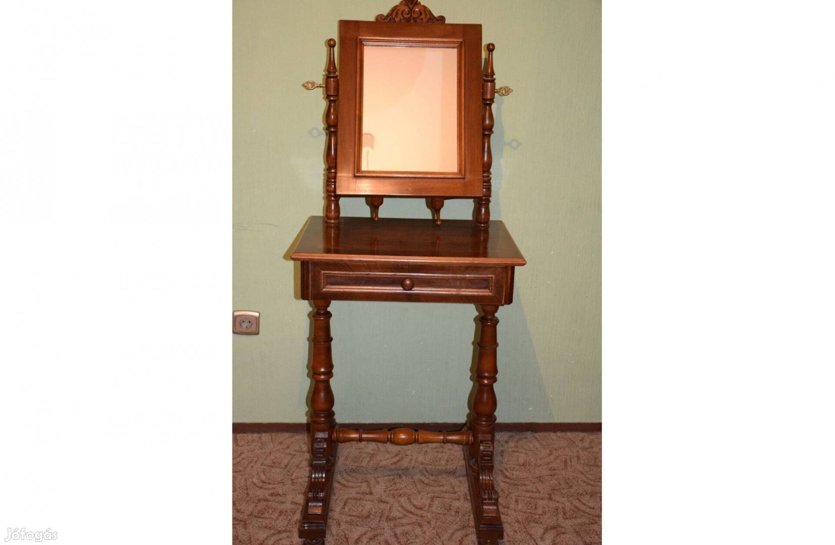 Eladó antik tükrös fésülködő asztal