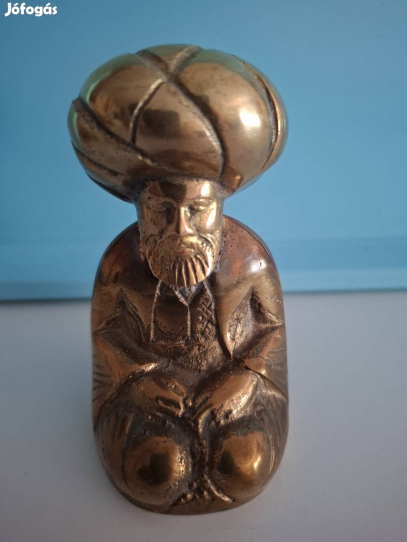 Eladó antik ülő réz basa.