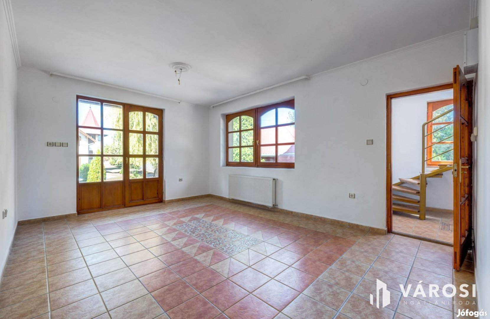 Eladó apartmanház Kőröshegyen