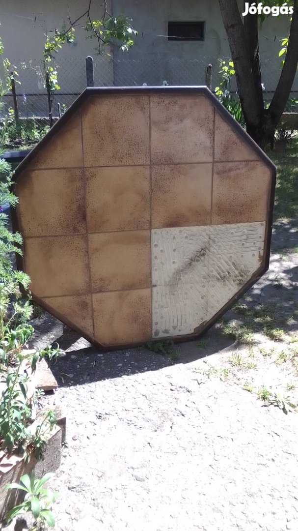 Eladó asztal 