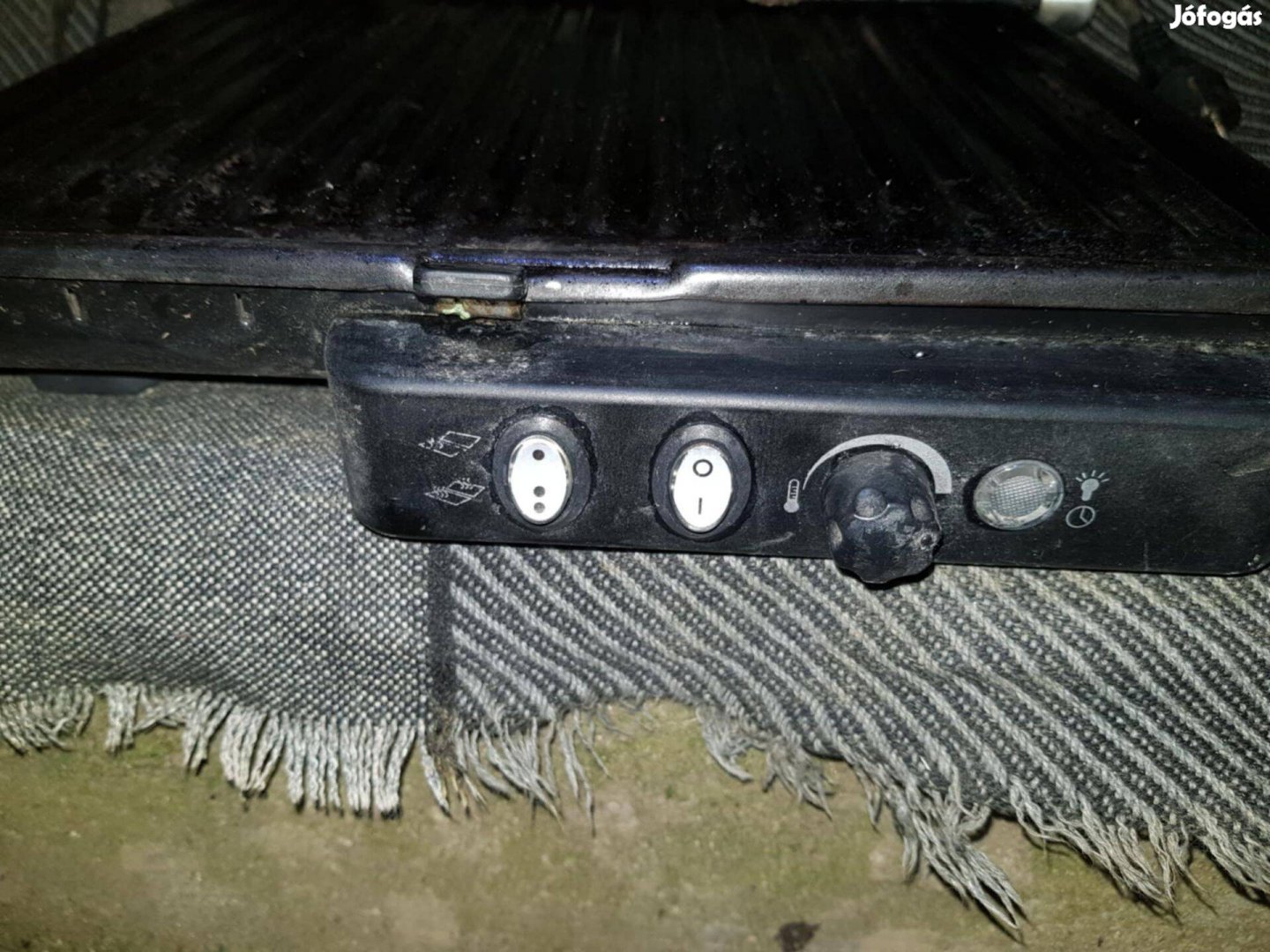 Eladó asztali grill Grundig CG5040