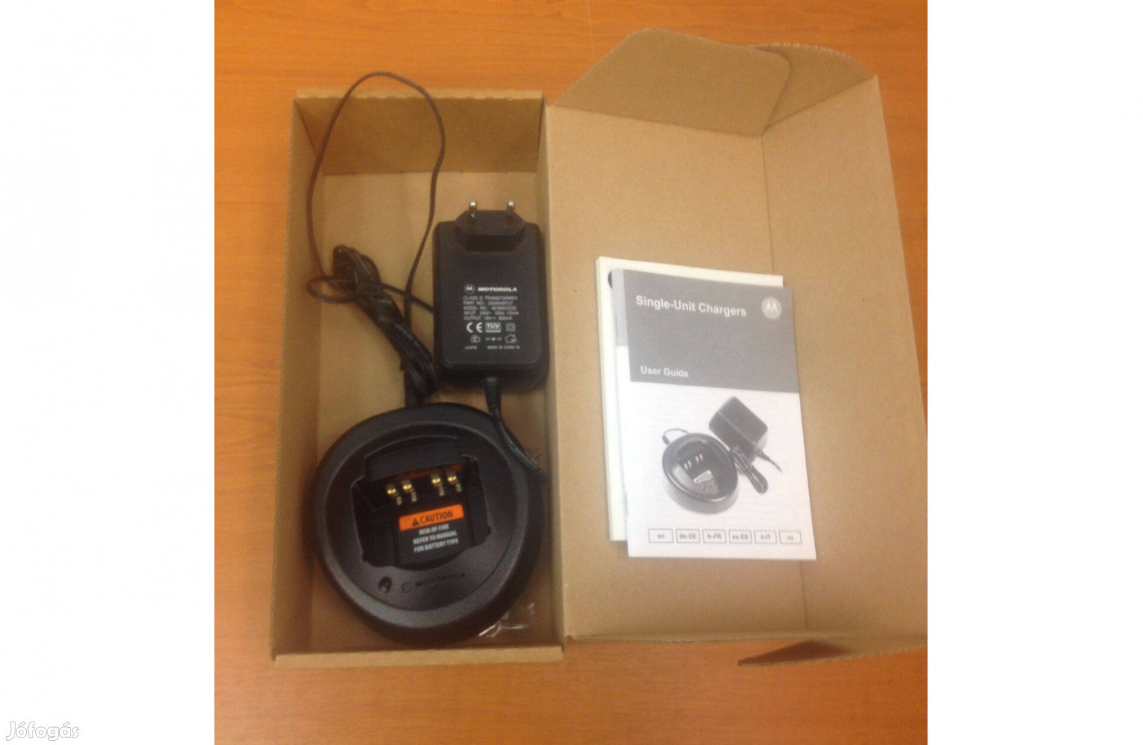 Eladó asztali gyorstöltő szett Motorola Pmln5196B!
