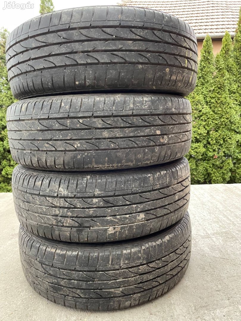 Eladó autó gumi Bridgestone 215/60/17