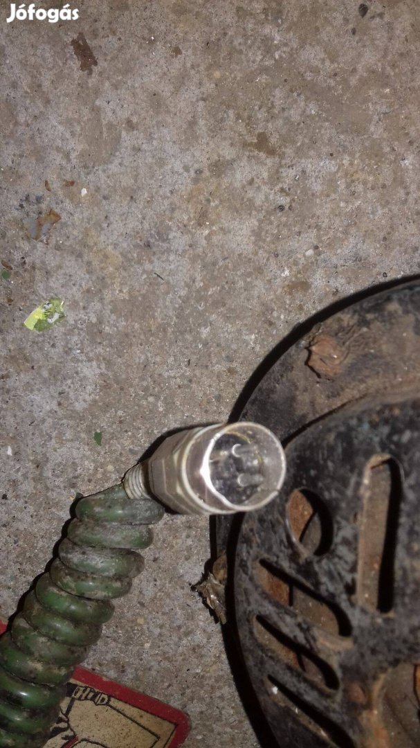 Eladó autós ventilátor, szivargyújtós lámpa, stb