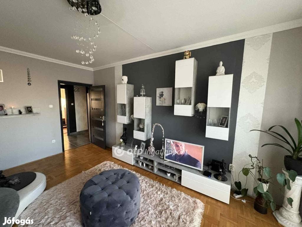 Eladó azonnal költözhető lakás, Hajdúszoboszló