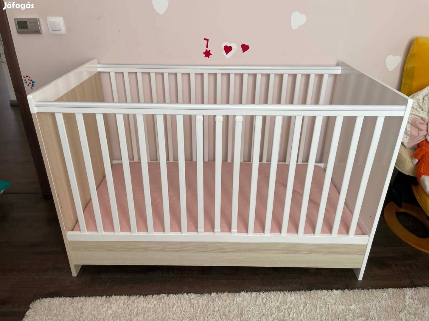 Eladó babaágy