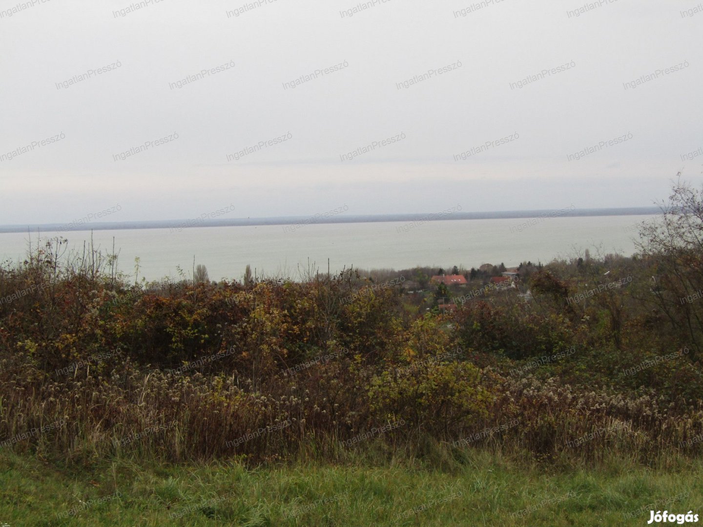 Eladó balatoni panorámás zártkert Balatonedericsen