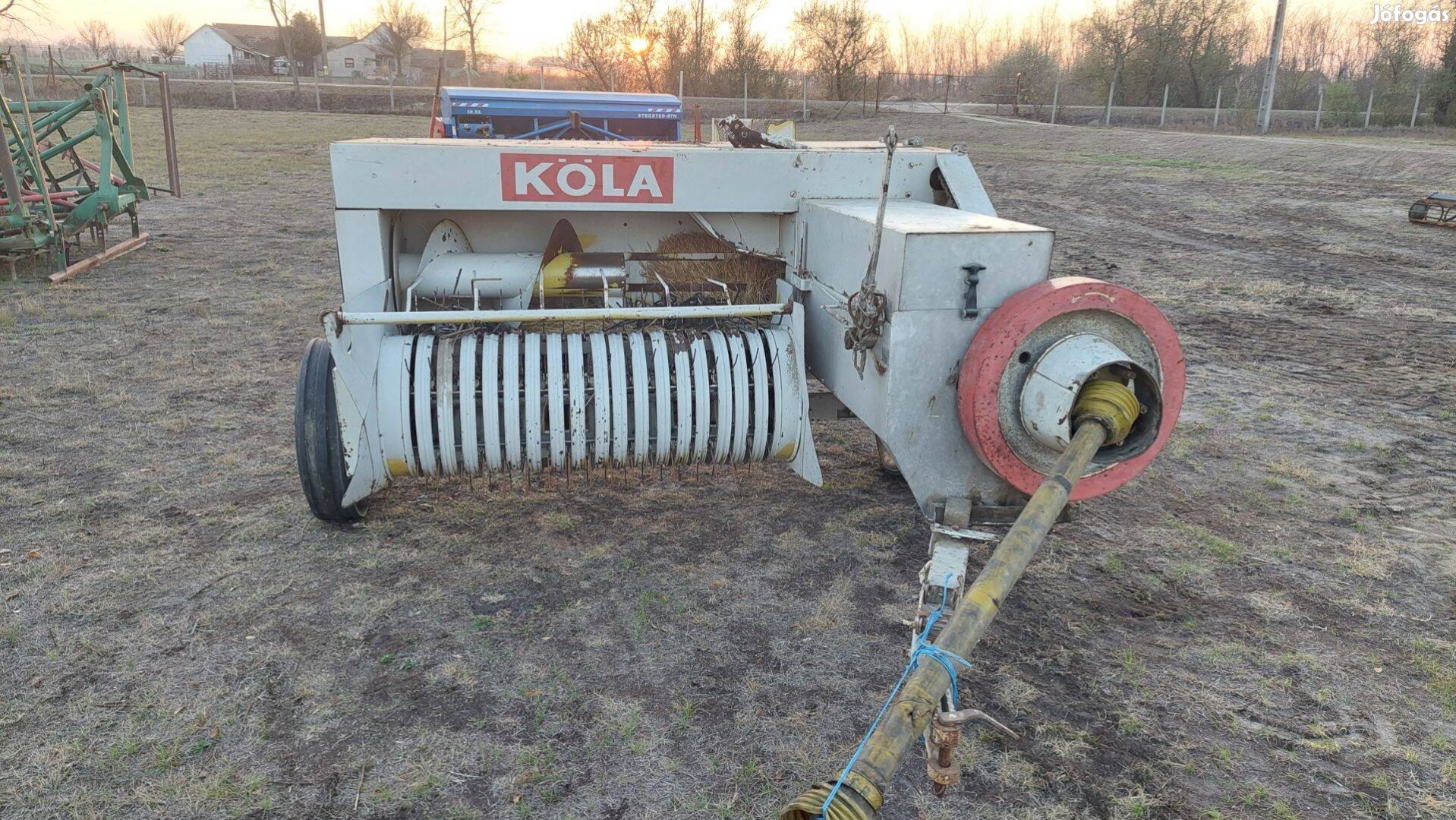 Eladó bálázó Köla Rivale Brilant minibálázó