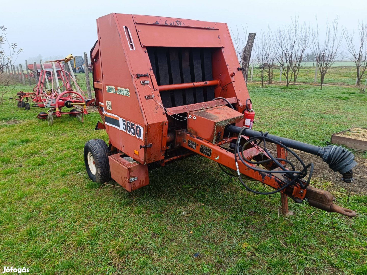 Eladó bálázó,rendterítő és rendképző