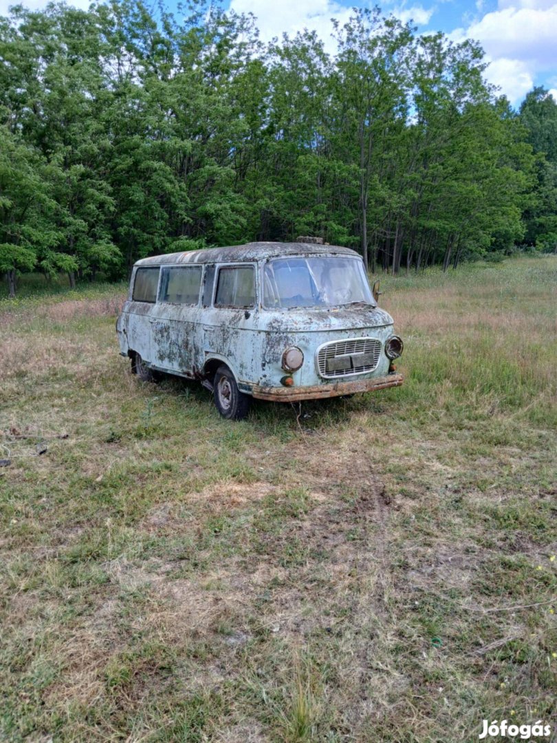 Eladó barkas alkatrésznek