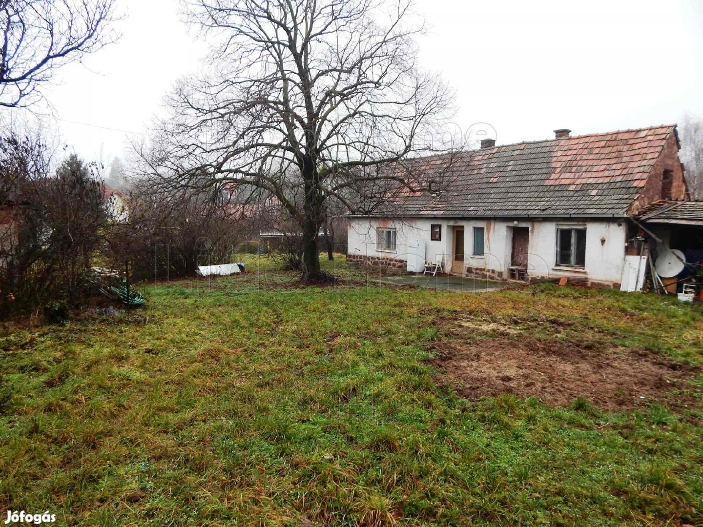 Eladó belterületi építési telek Balatonalmádiban