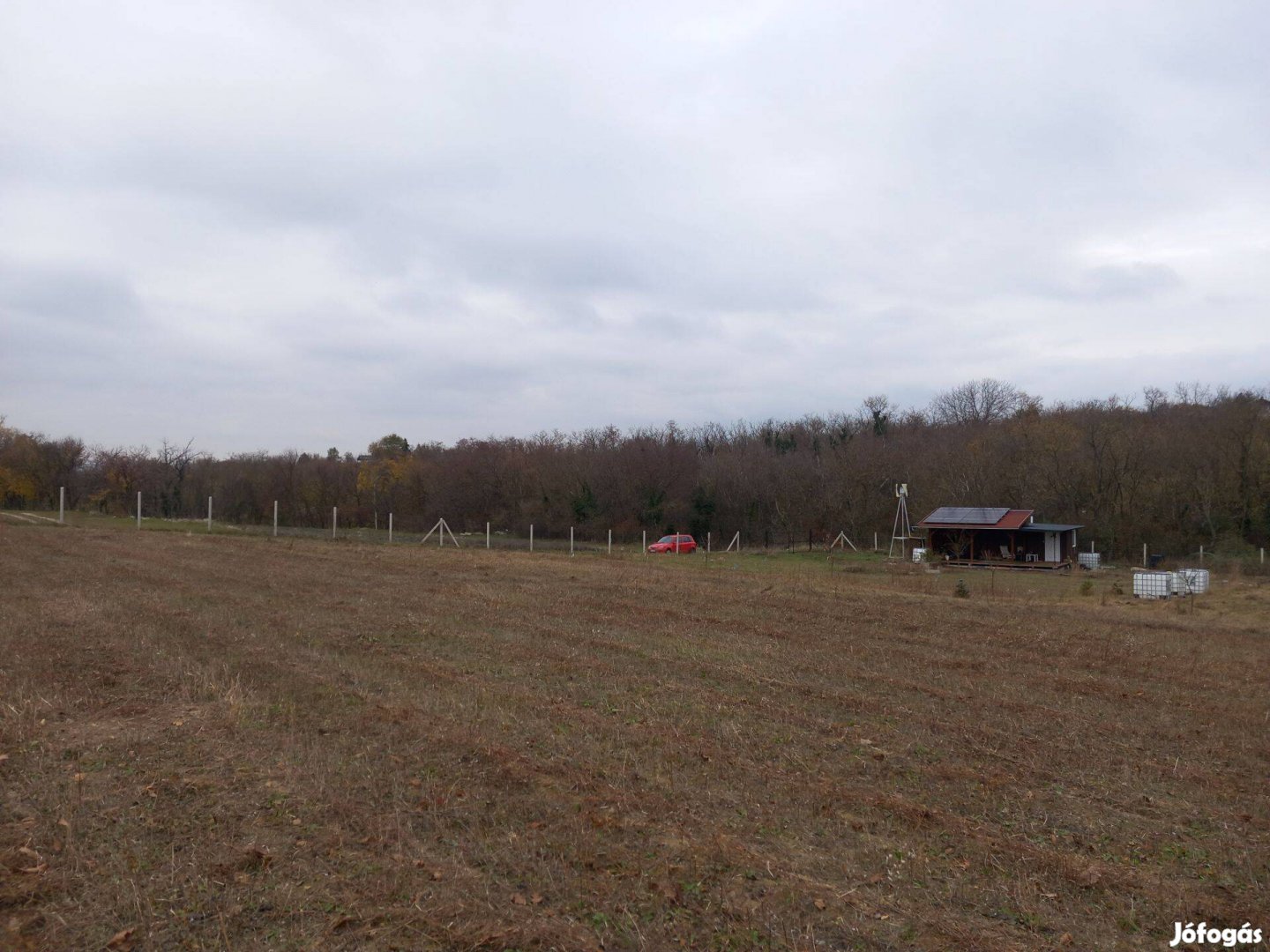 Eladó belterületi telek 0 Ft-os rezsi összkomfortos