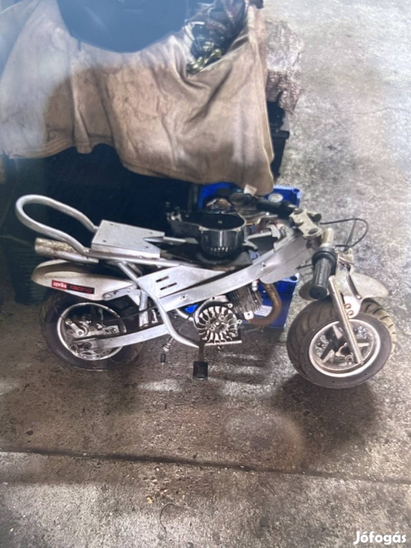 Elado benzines mini motor?
