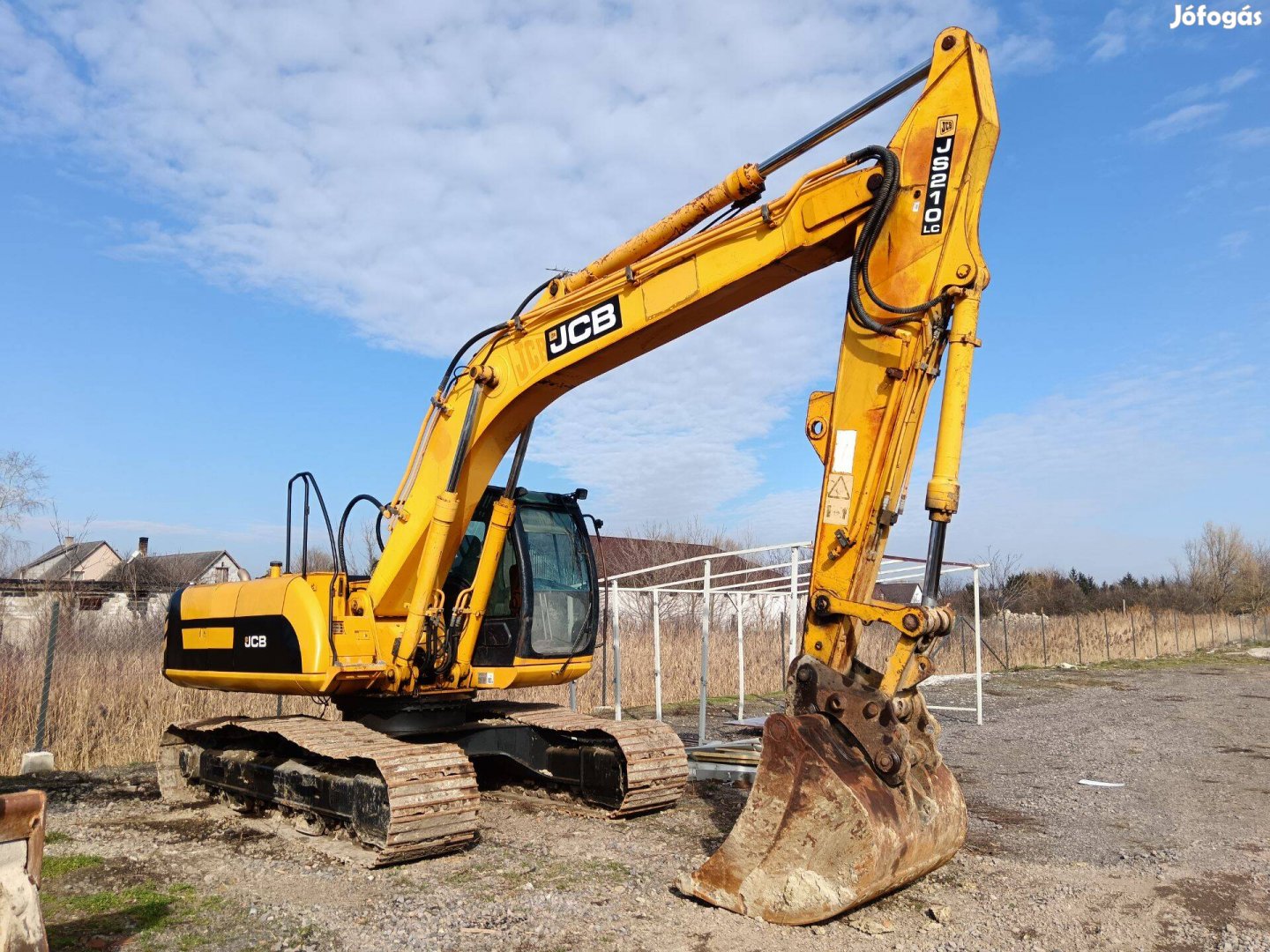 Eladó/bérelhető JCB js 210 LC