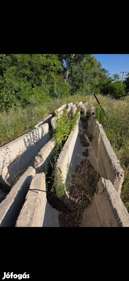 Eladó beton árokelem (14db)