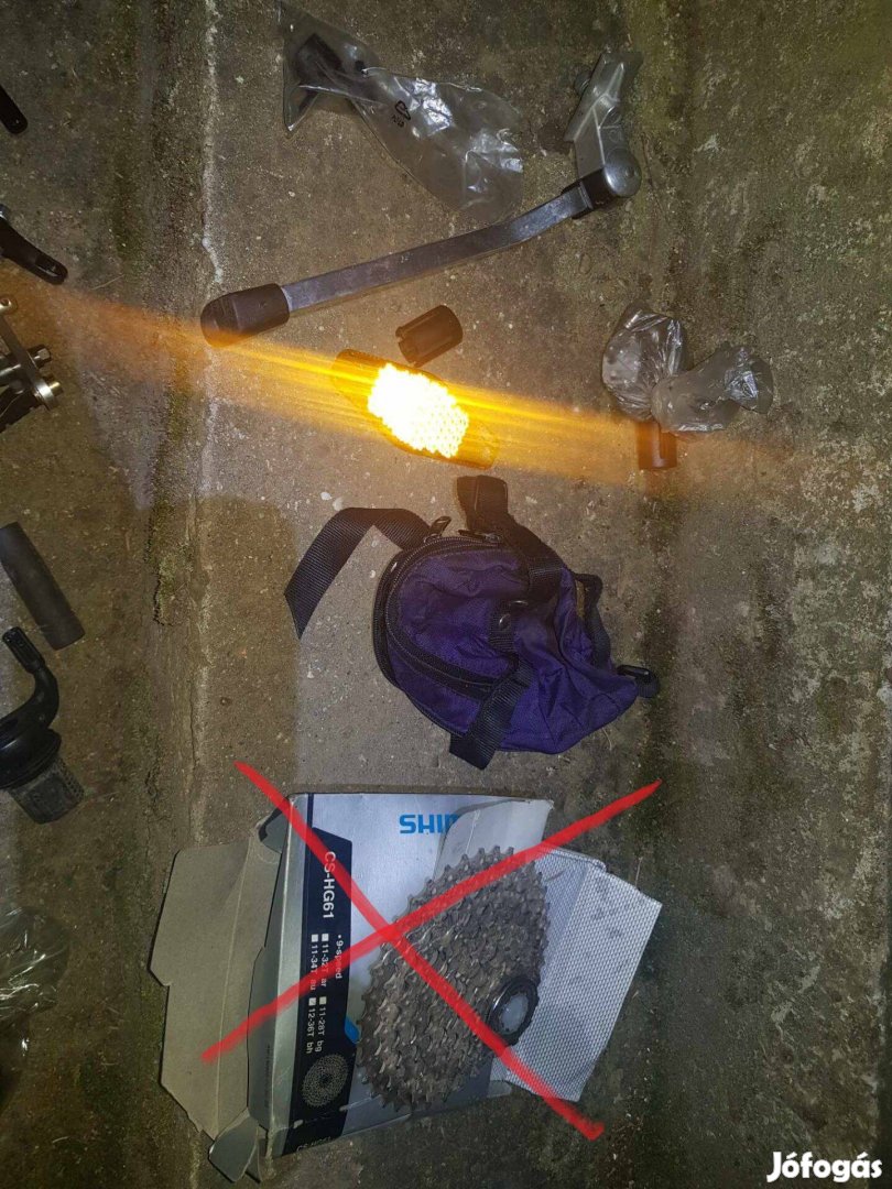 Eladó bicikli kerékpár alkatrészek