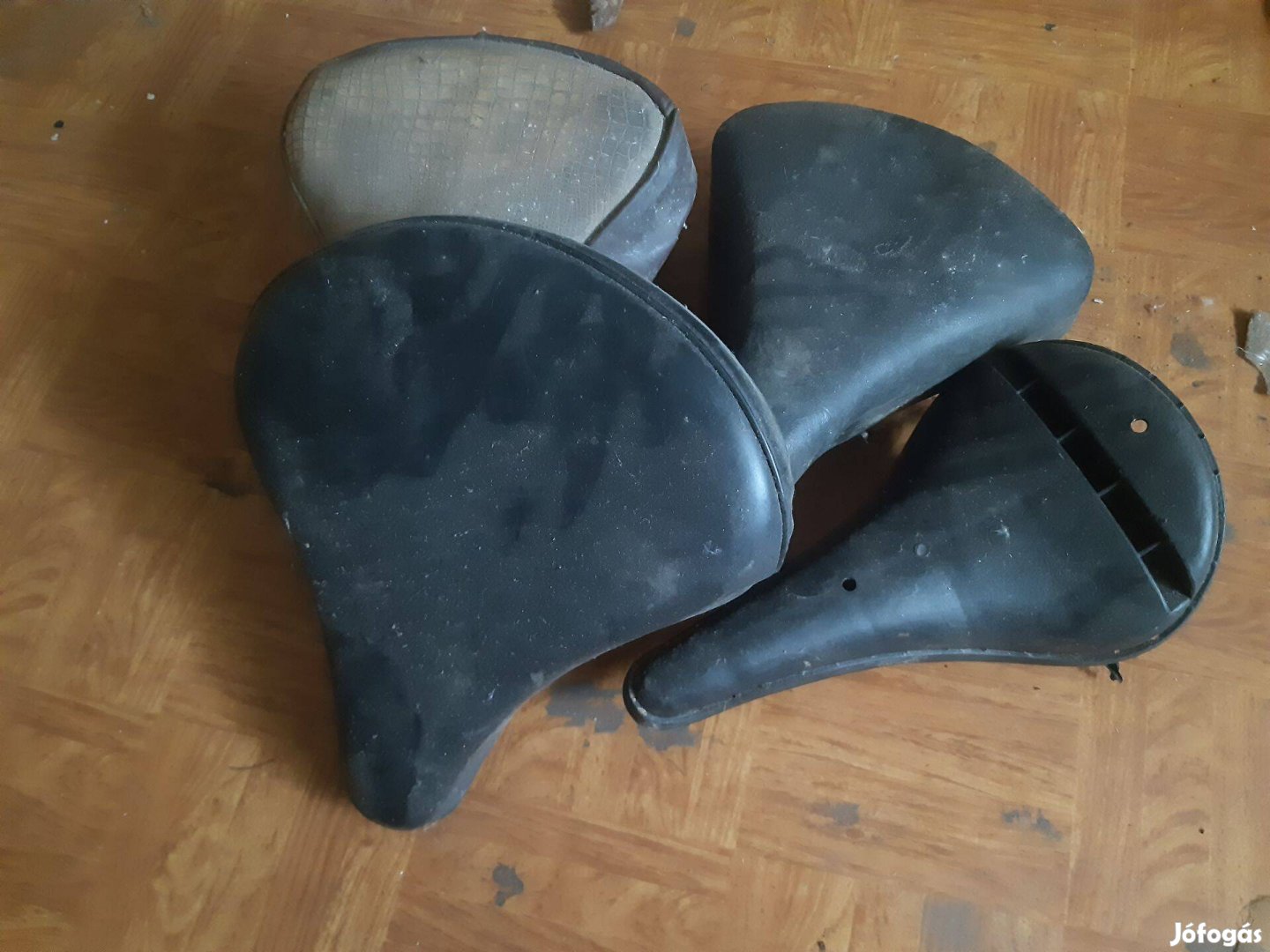 Eladó bicikli nyereg olcsón