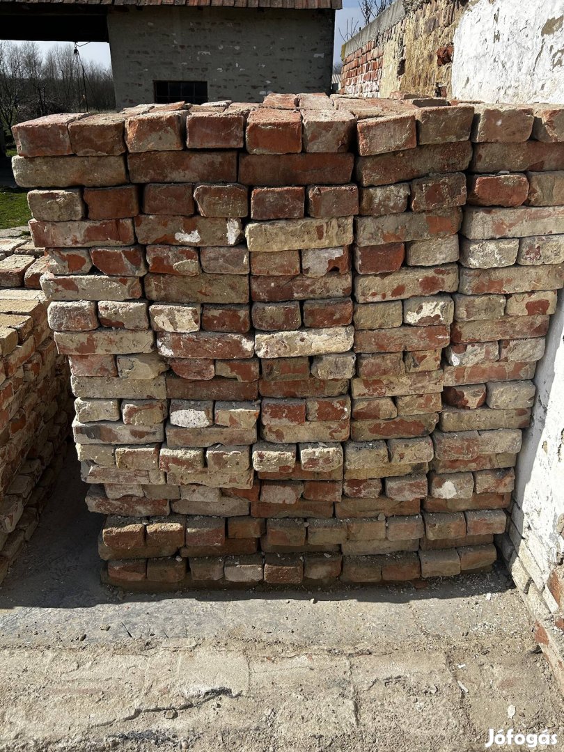 Eladó bontott kisméretű tégla