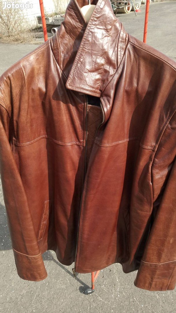 Eladó bőrdzseki, motoros