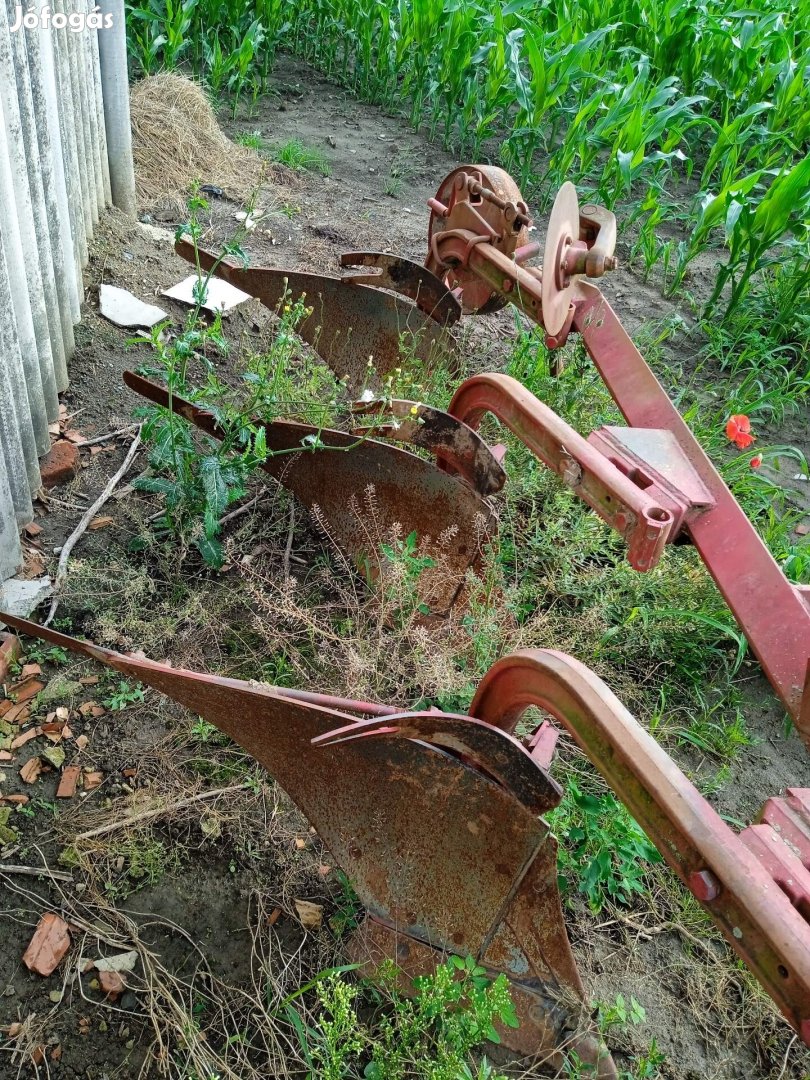 Eladó borona, eke, spc vetőgép Táplánszentkereszt Vas megye.