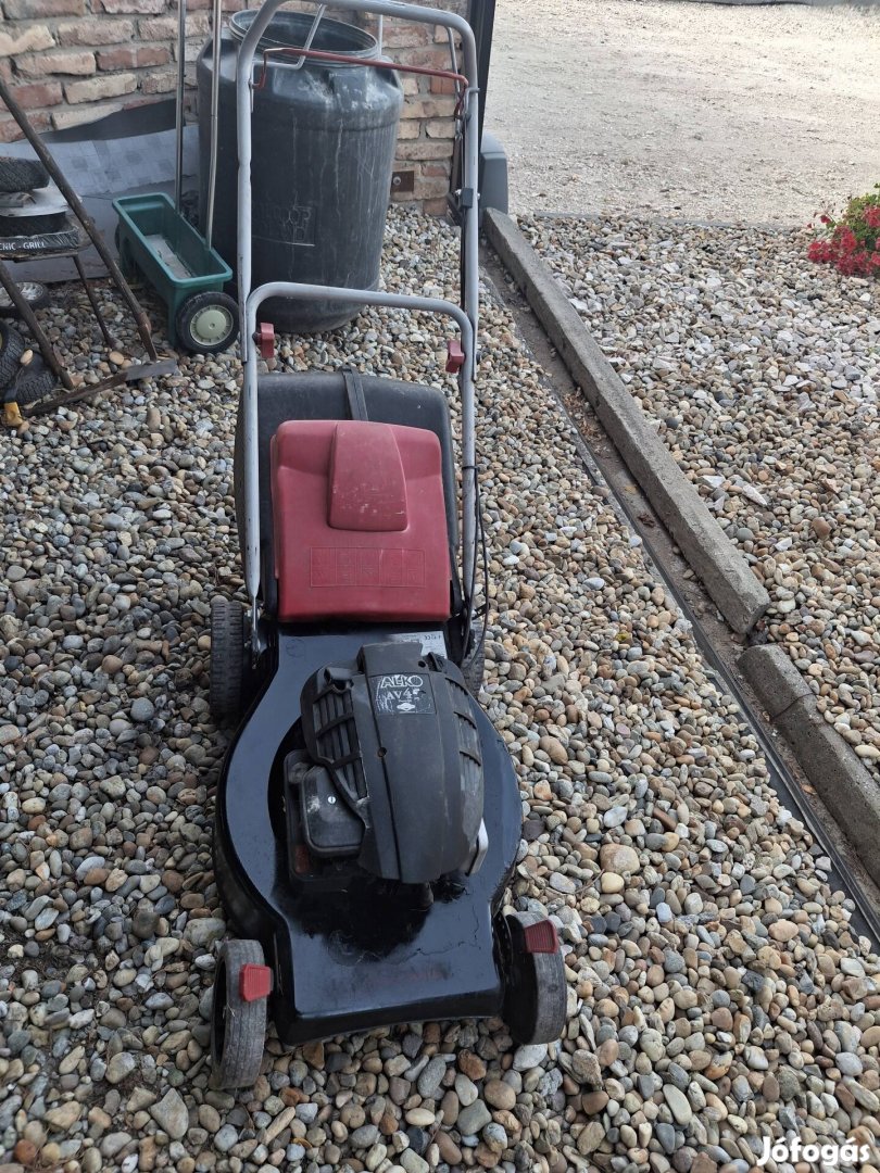 Eladó brrigs motoros önjáros fünyiró 4lovas alko 