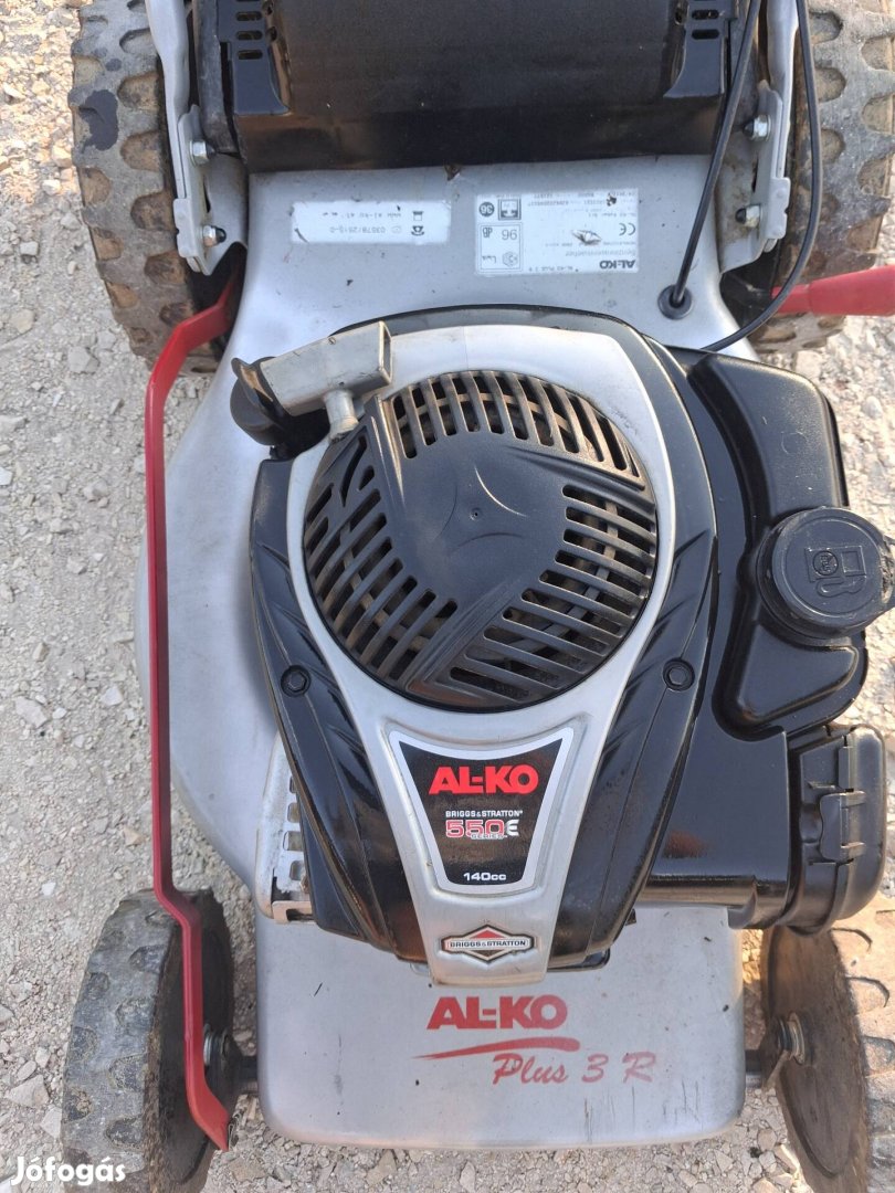 Eladó brrigs motoros önjáros fünyiró nagykerekű 