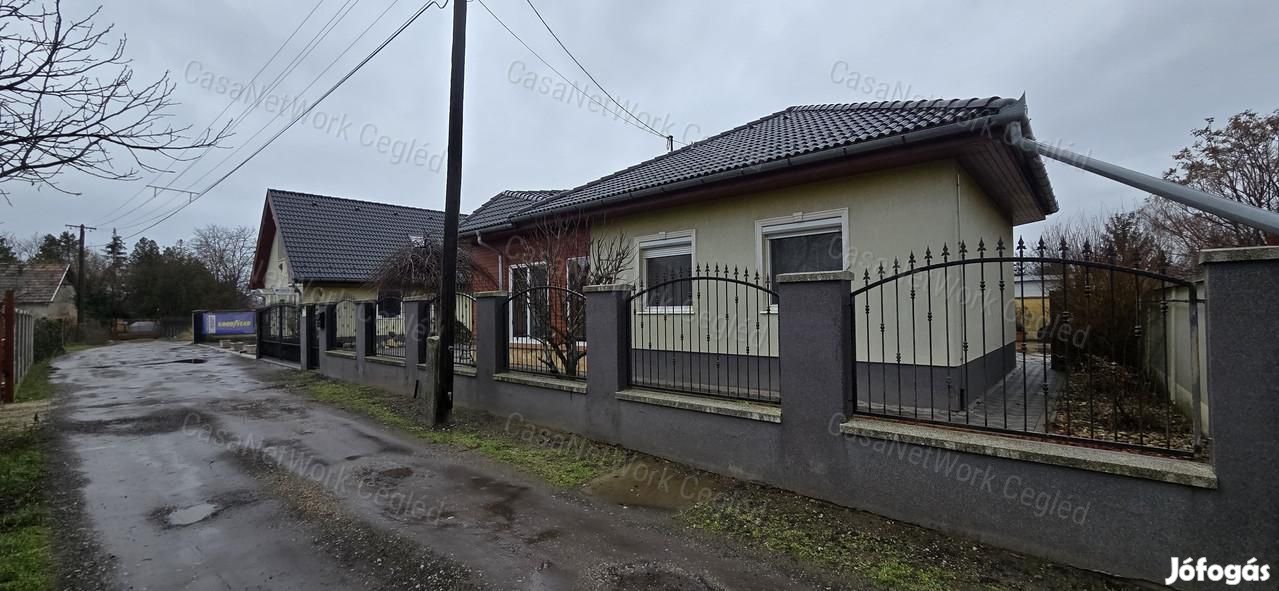 Eladó családi ház Abonyban!