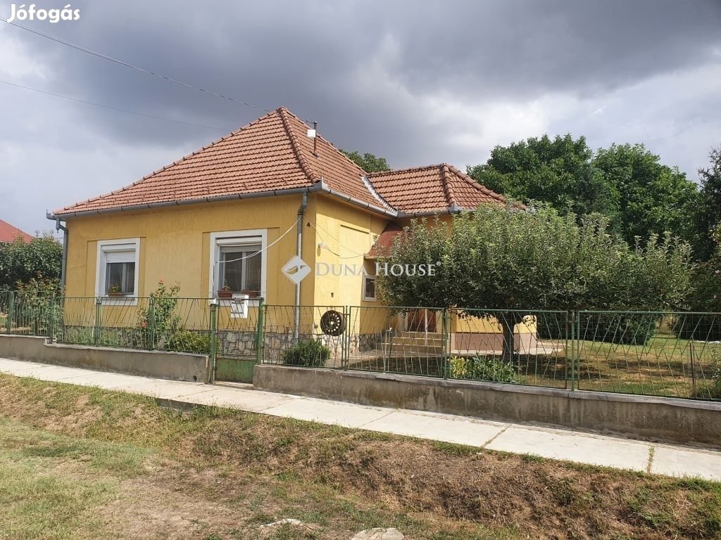 Eladó családi ház Baranya megyében, Kistótfalu településen