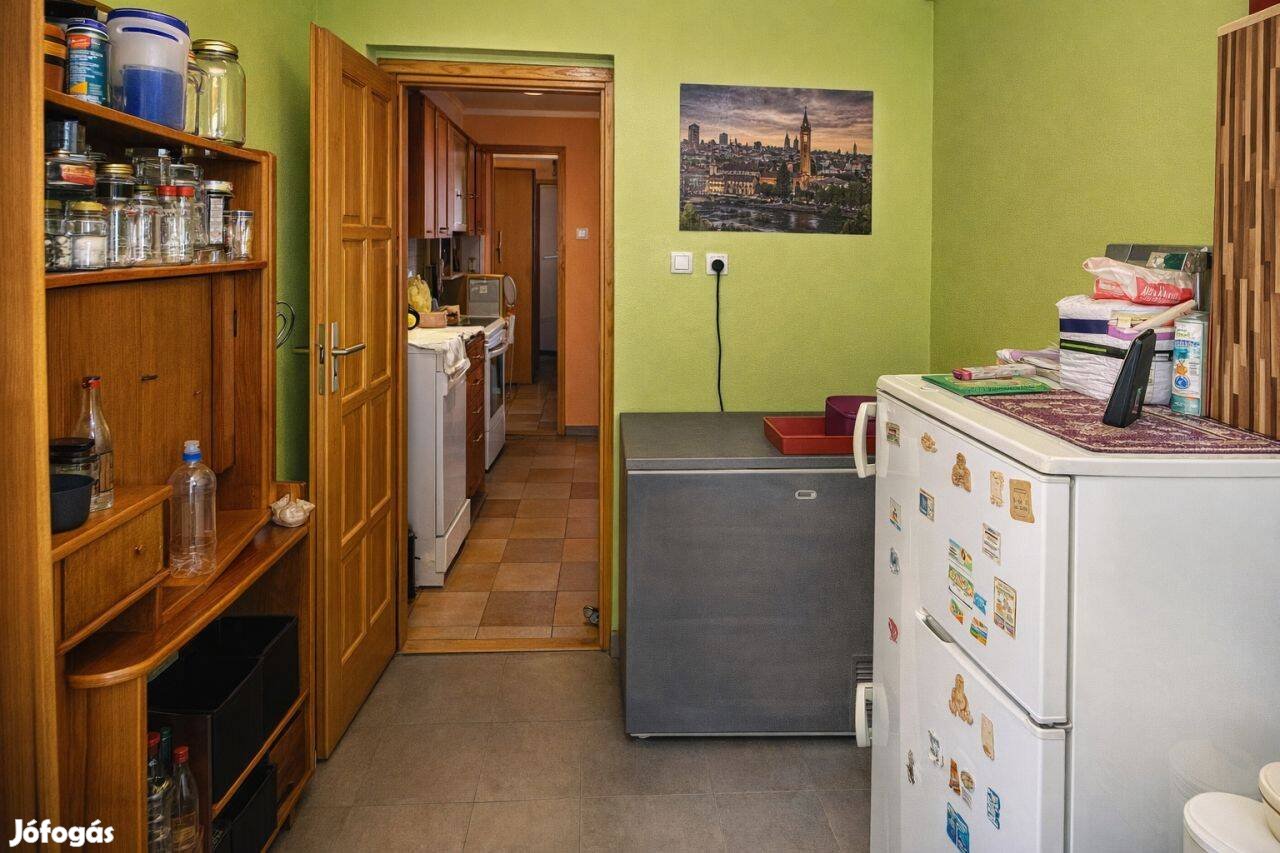 Eladó családi ház Basalon