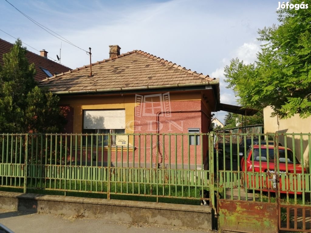 Eladó családi ház Budapest XVIII. kerület, Brigád utca