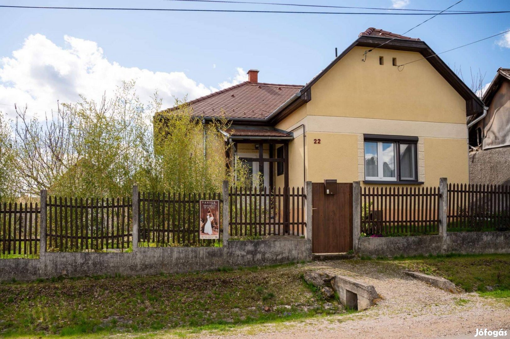 Eladó családi ház Csákváron