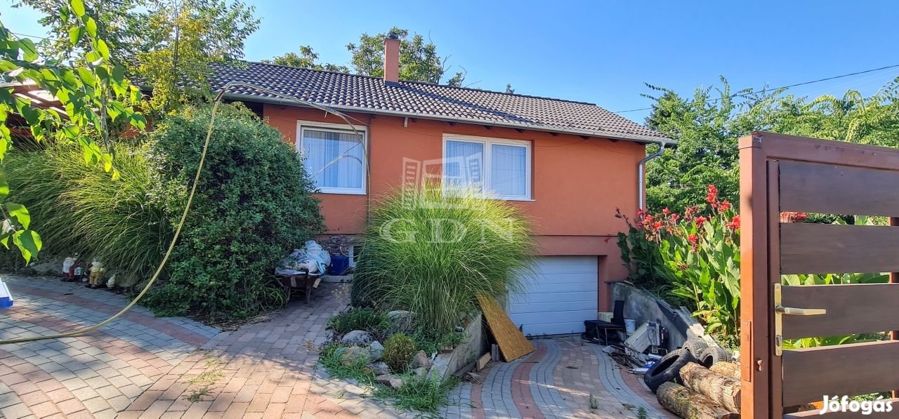 Eladó családi ház Csomád, Fő út