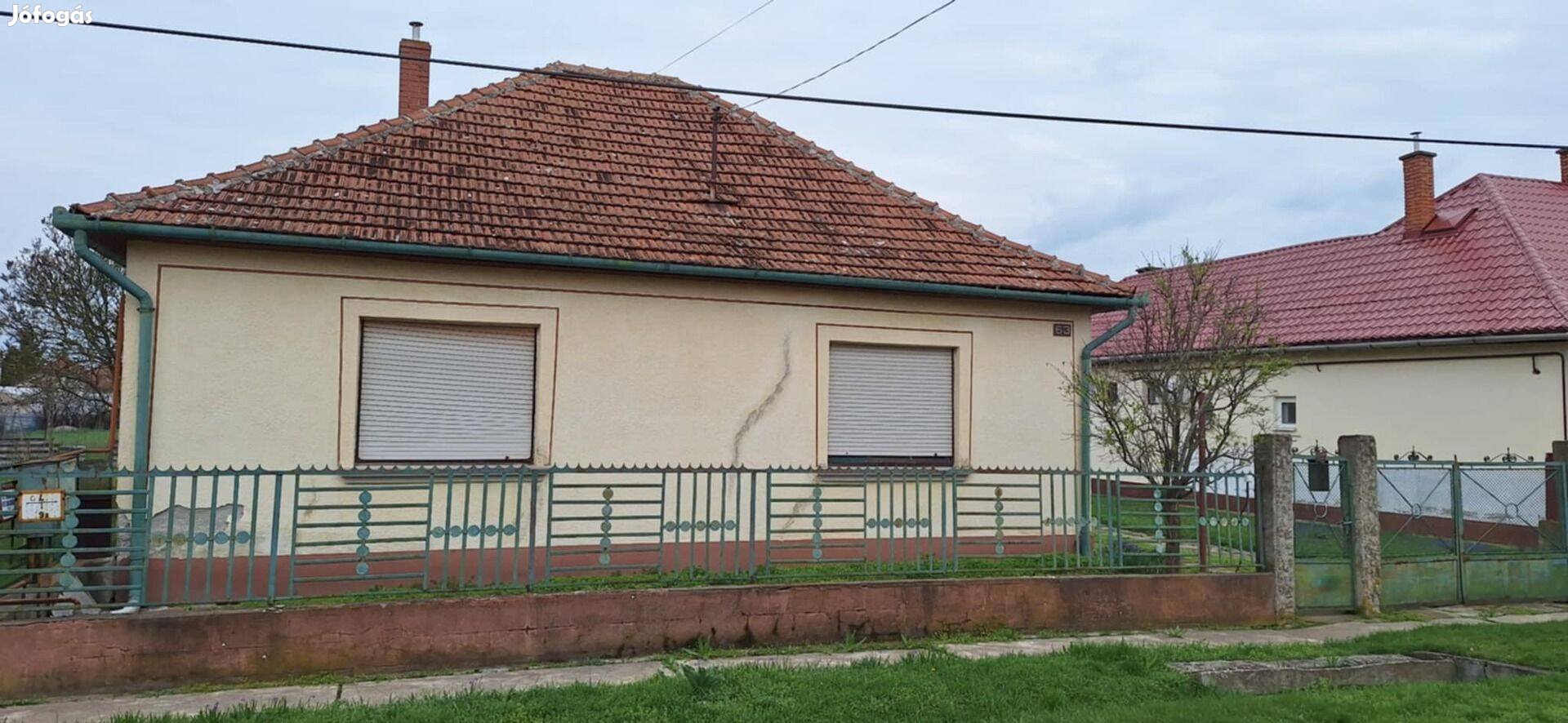 Eladó családi ház Füzesabonyban