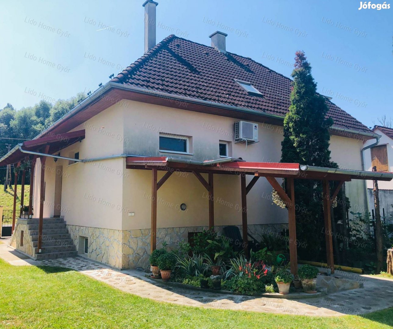 Eladó családi ház Győrben