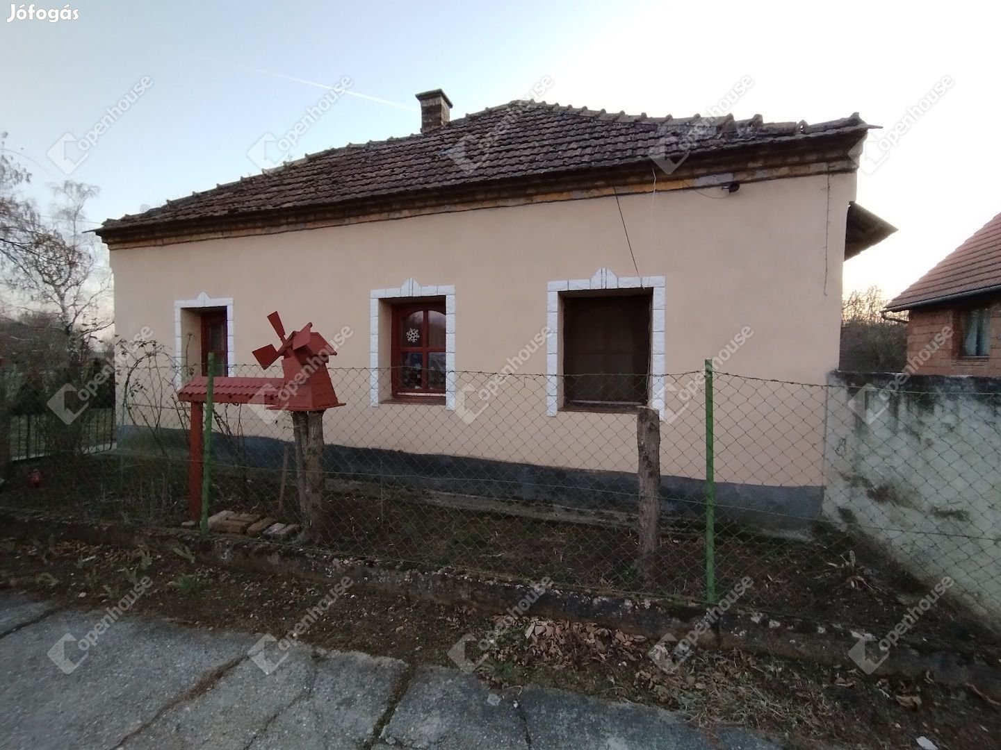 Eladó családi ház Győrszemerén, nyugodt, természetközeli környezetben!
