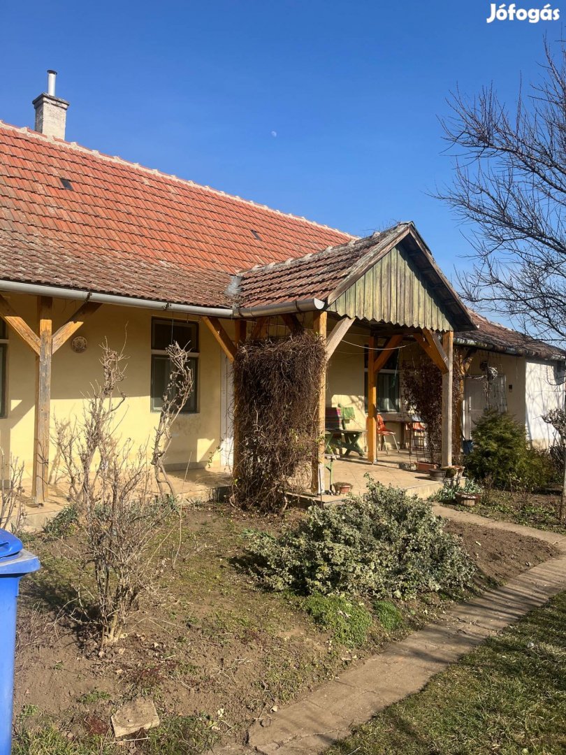 Eladó családi ház Heves városban