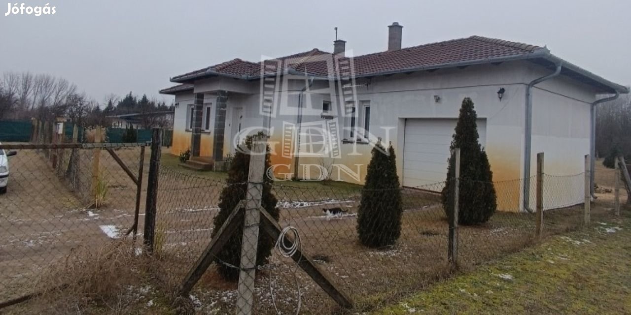 Eladó családi ház Kecskemét, Kecskemét Szarkás