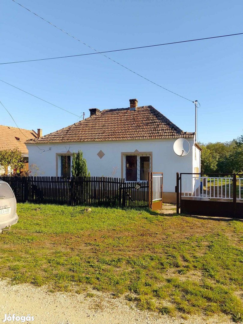 Eladó családi ház Lovászpatonán