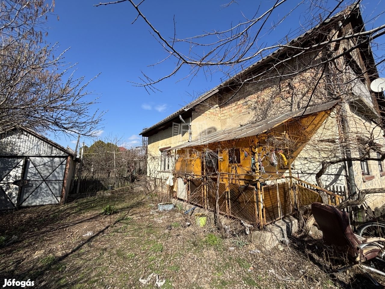 Eladó családi ház Monorierdő, Felújítandó tégla családi ház