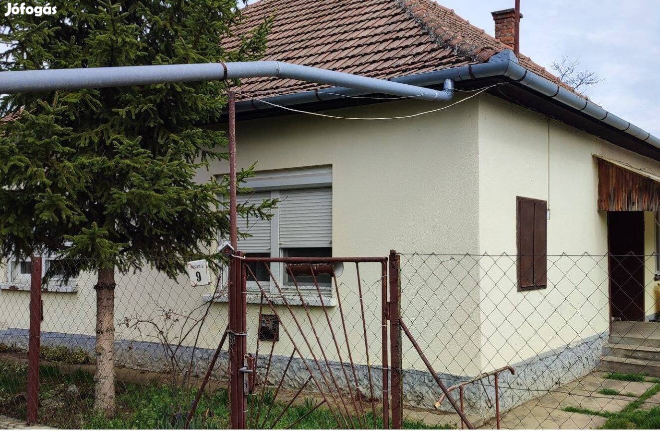 Eladó családi ház Nagyszénás
