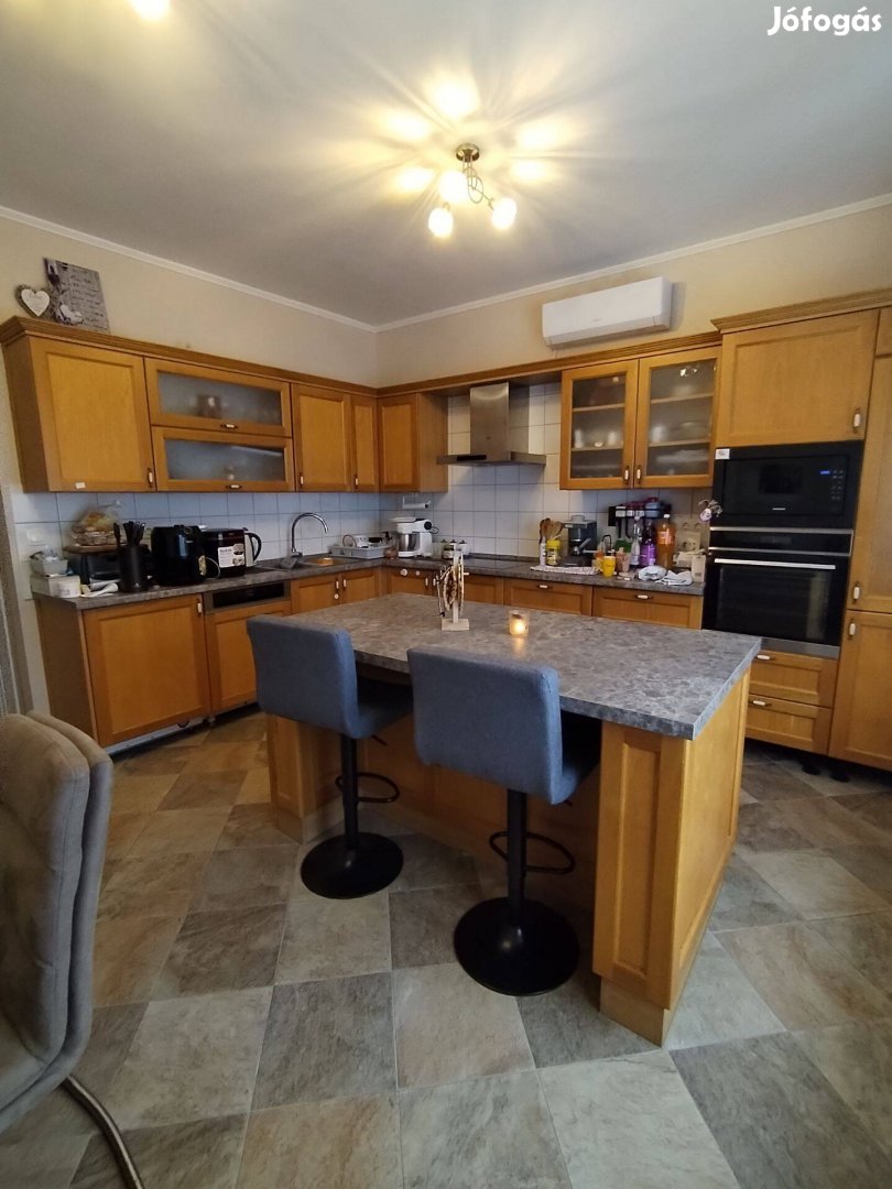 Eladó családi ház Sümeg