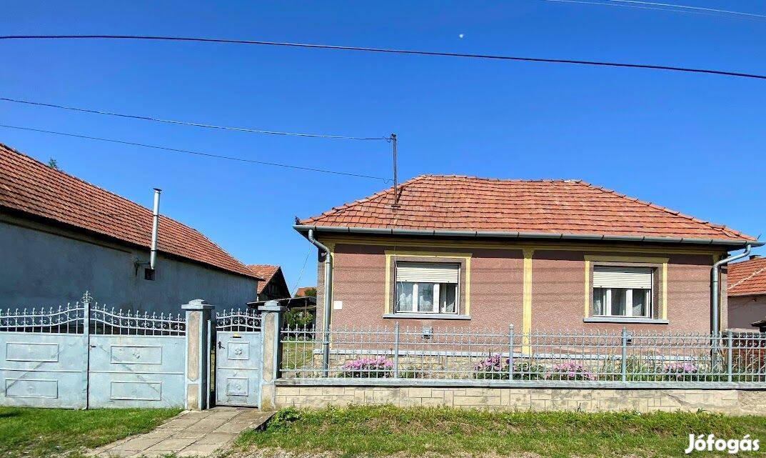 Eladó családi ház Szendrőn-vállalkozásra is alkalmas,remek áron!