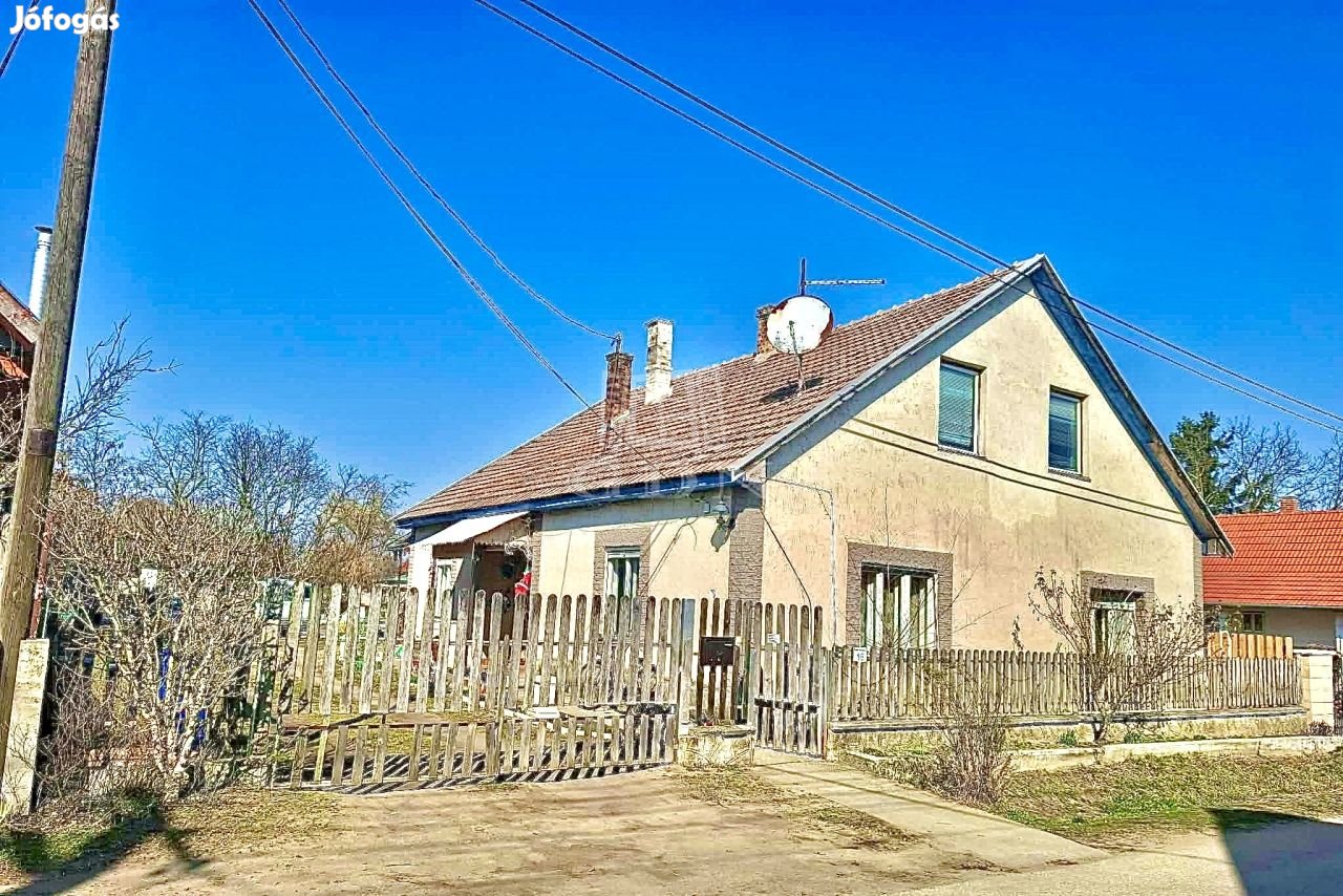 Eladó családi ház Szentlőrinckáta, Petőfi Sándor utca