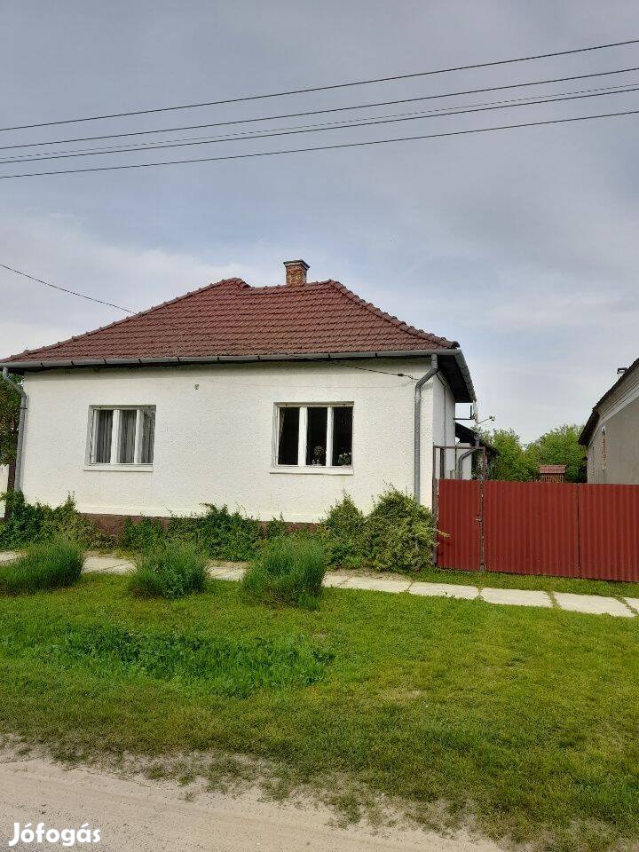 Eladó családi ház Szulokban