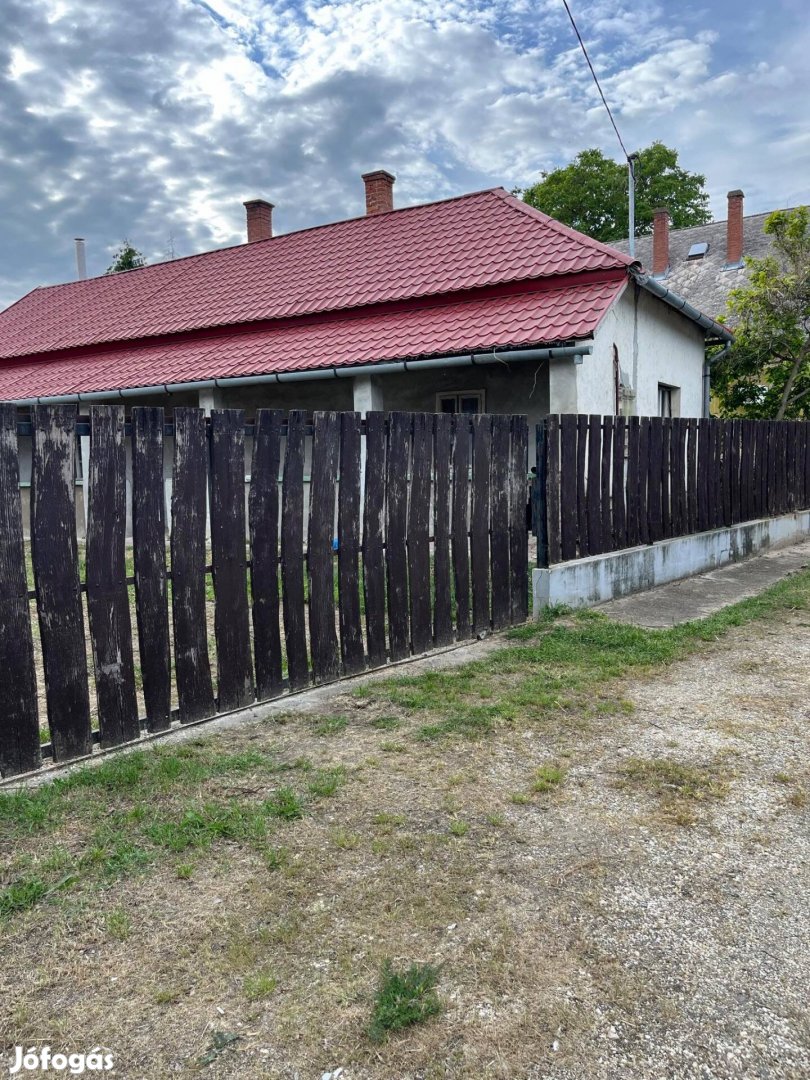 Eladó családi ház Tiszaroff