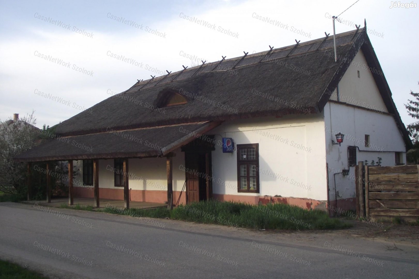 Eladó családi ház Tiszaroff központjában!