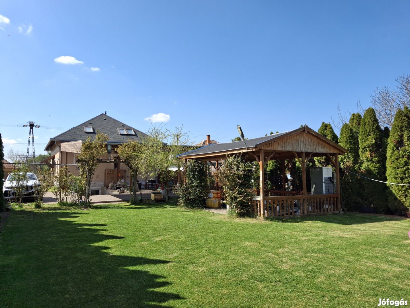 Eladó családi ház, Abony