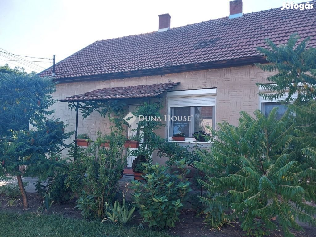 Eladó családi ház, Bugacon