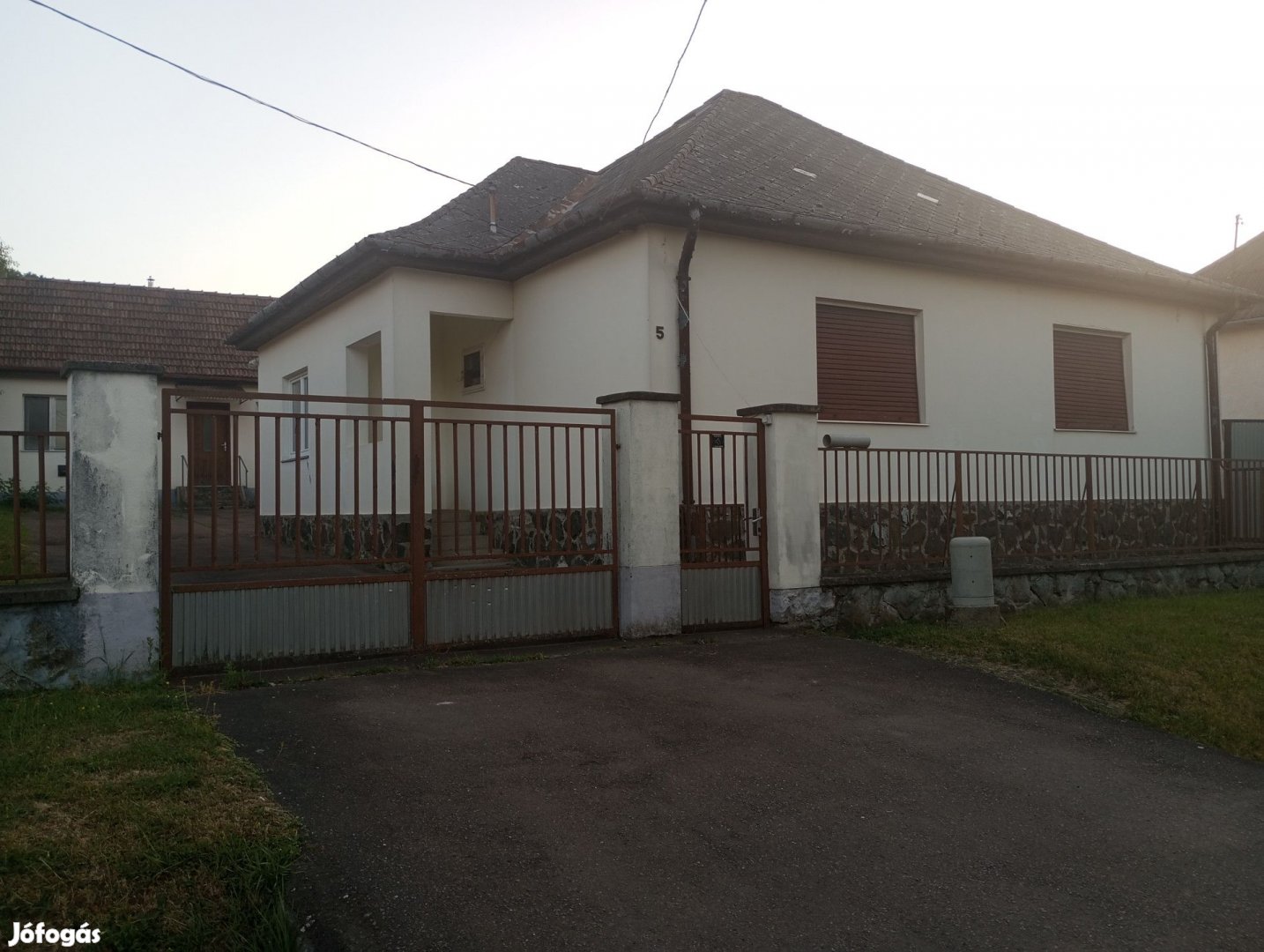 Eladó családi ház, Egerbakta